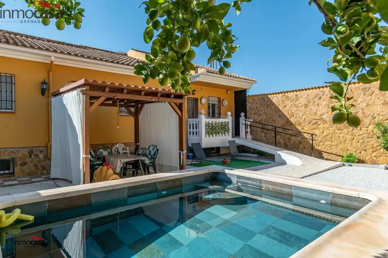 Chalet en venta en Tiena Moclin Granada