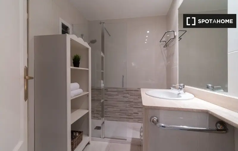 Apartamento 5 Dormitorios 2 Baños Madrid Alquiler Spotahome