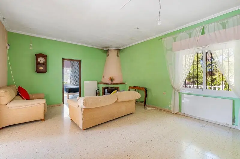 Chalet Independiente en Callosa de Segura con Piscina y Jardin