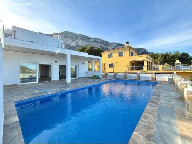 Chalet En Venta En Denia, Alicante