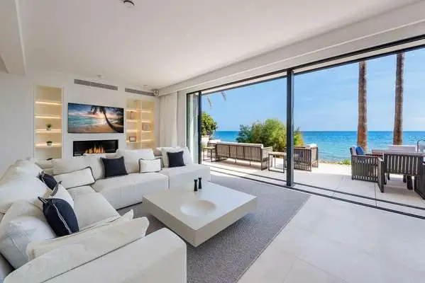 Villa en Port Verd Mallorca: Lujo, Vistas al Mar y Piscina