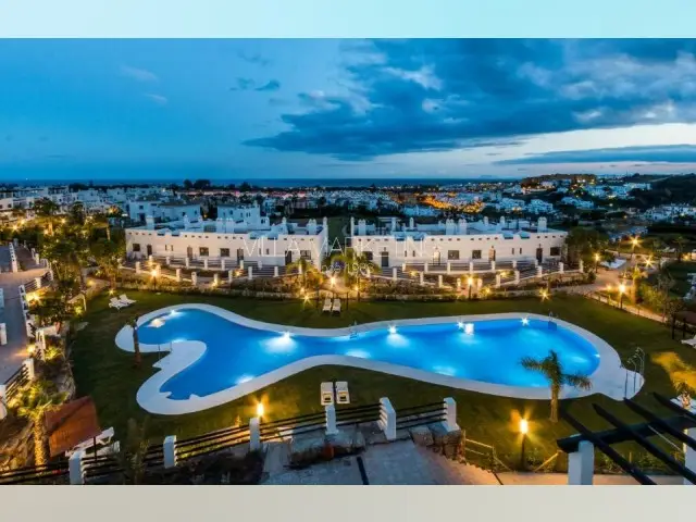 Apartamento 2 Dormitorios Estepona
