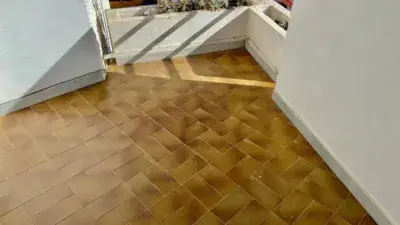 Piso en venta cerca de la playa con terraza y parking