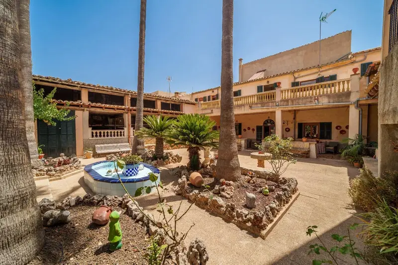 Chalet Historico en Inca Mallorca 1150m2 6 Dormitorios 3 Baños