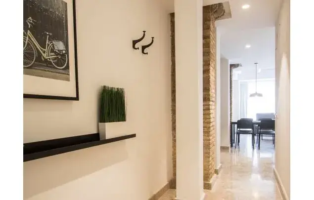 Rent 2 bedroom apartment of 75 m² in Valencia