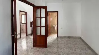 Casa adosada en venta en Estepa 182m2 4 dormitorios 2 baños