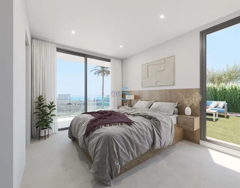Villas de Lujo en San Juan Alicante: Piscina Privada y  Excelente Ubicacion