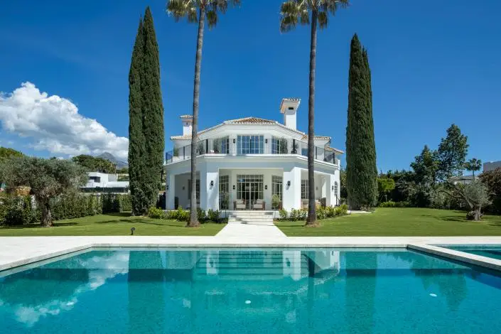 Villa de Lujo 5 Dormitorios Nueva Andalucía
