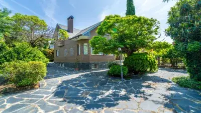 Chalet en venta en Las Rozas con piscina y jardin