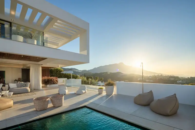 Villa de Lujo en Benahavís con Vistas al Mar Mediterráneo