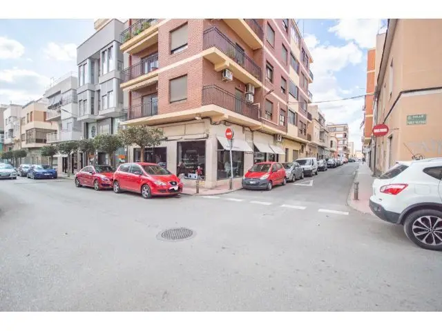 Local Comercial 243m² Gran Avenida