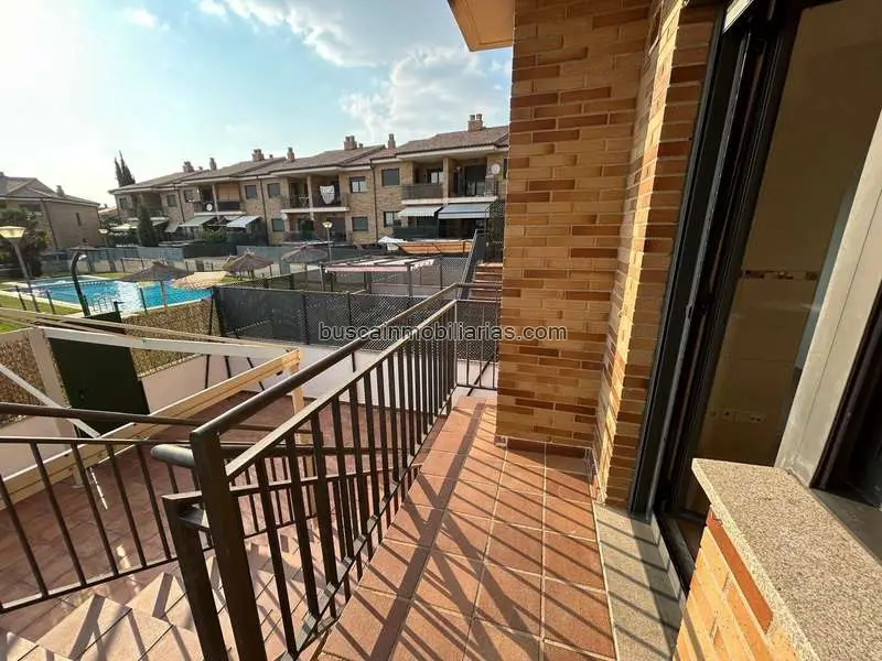 Chalet Adosado en Cabrerizos con Piscina