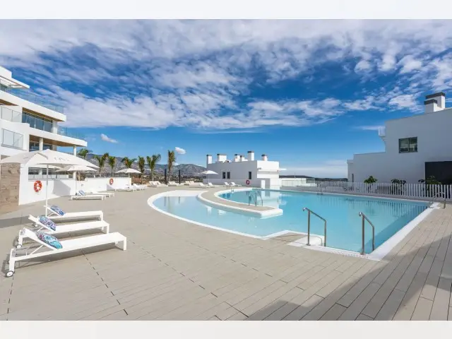Piso de 2 Dormitorios en venta Calanova-Golf, España