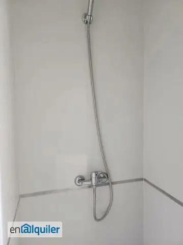 Estudio Amueblado en Tomares con Garaje Incluido