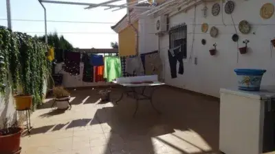 Chalet en venta en Linares
