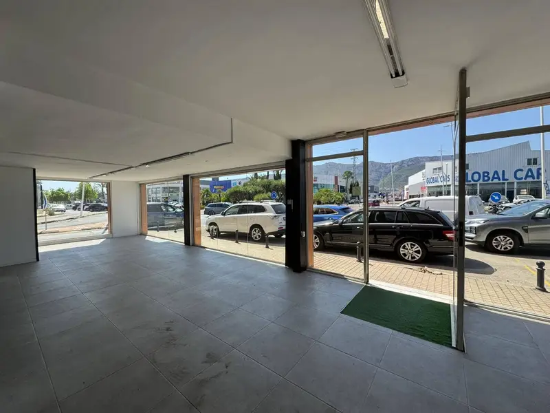 Nave Industrial en Alquiler Denia 630m2 Dos Plantas