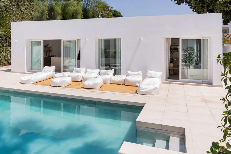 Villa Moderna 4 Dormitorios Nueva Andalucia