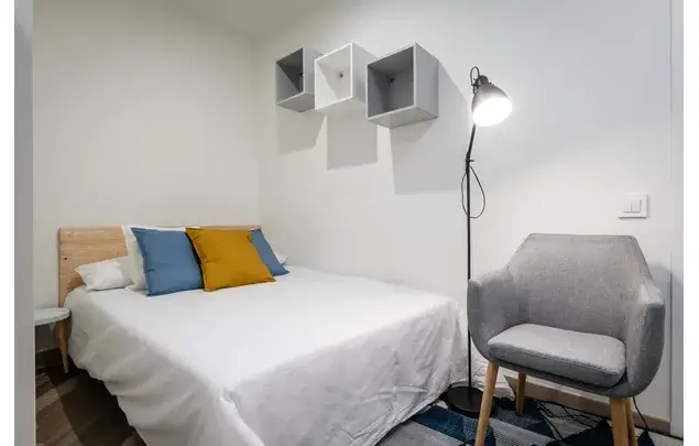 Habitaci
ón 102m
² en Barcelona Alquiler