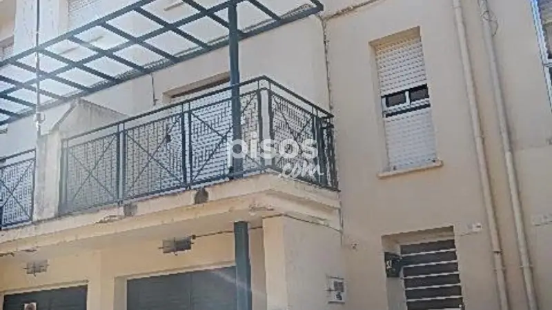 Casa Adosada en Extremadura para Inversores - Sin Posesion