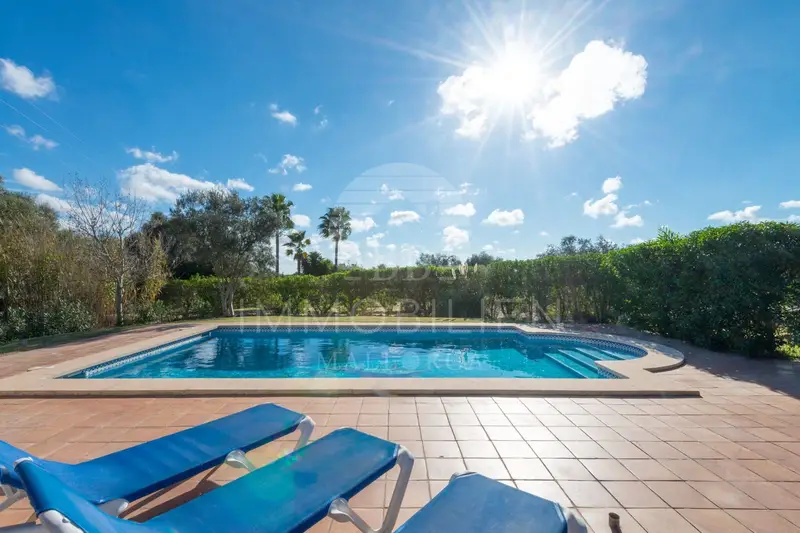 Finca Rústica en Mallorca con Piscina y Vistas a la Montaña
