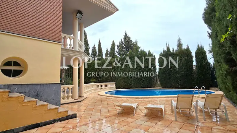 Villa de Lujo en Venta Benaguasil Valencia