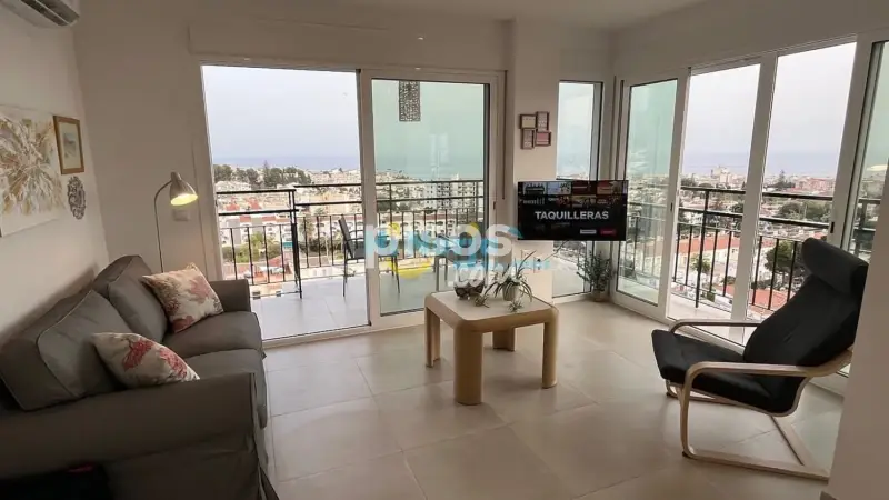 Apartamento con Vistas al Mar en Nerja  2 Dormitorios Piscina Cerca de la Playa