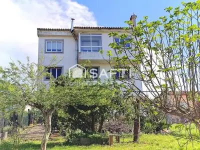 Casa con Jardin y Vistas Impresionantes en Santiago de Compostela