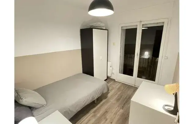 Rent a room of 55 m² in Barcelona