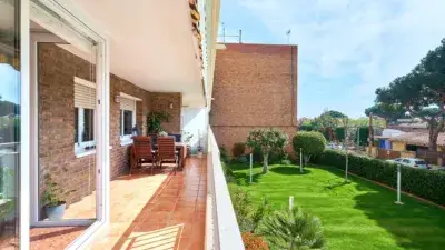 Piso en Venta en Vilassar de Mar Centro con 4 habitaciones y Terraza