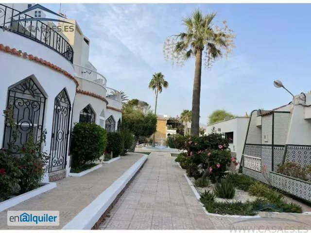 Alquiler de Piso 1 dormitorios, 1 baños, 0 garajes, Buen estado, en Roquetas de Mar, Almeria