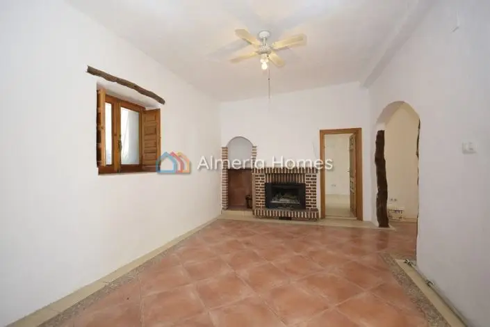 5 Bed Townhouse for sale