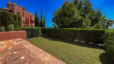 Apartamento en Finestrat con Vistas al Mar y Jardin Privado