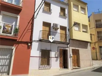 Casa de 5 Dormitorios en Rute cerca del Lago Iznajar