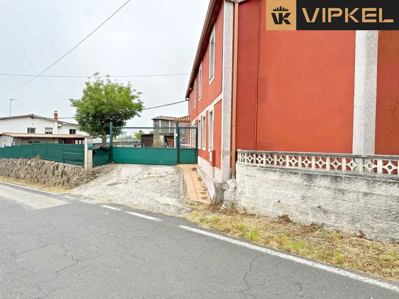 Casa en Mandiá Ferrol 210m2 Jardin Piscina Bodega