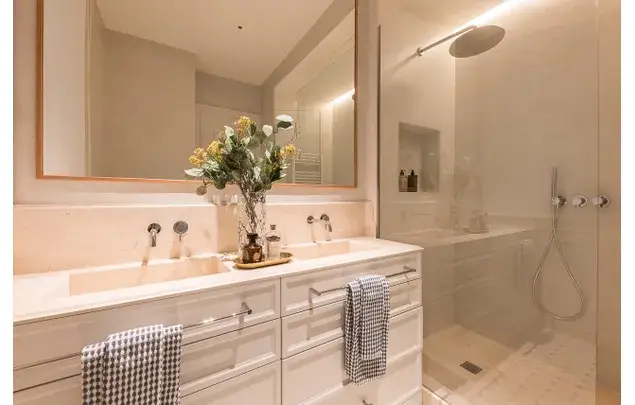 Rent 1 bedroom apartment of 150 m² in Madrid