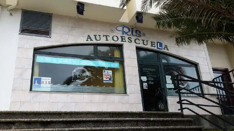 Venta Local Comercial Ris Noja 86m2 2 Banos Autoescuela