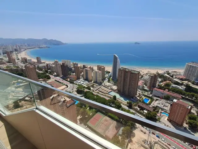 Piso de 3 Dormitorios en venta Benidorm, España
