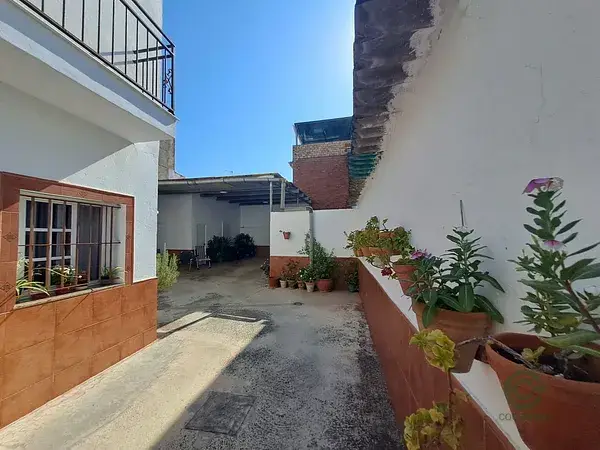 Casa en Torreblanca con 3 plantas y azotea