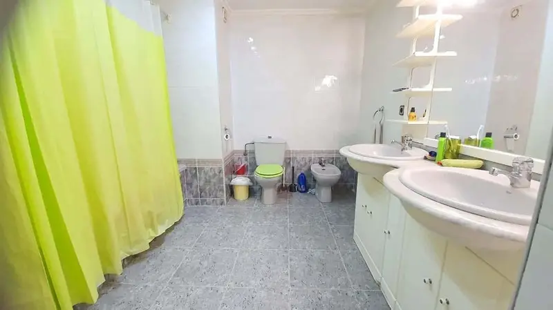 Habitaci	

ón amueblada en piso compartido Valencia