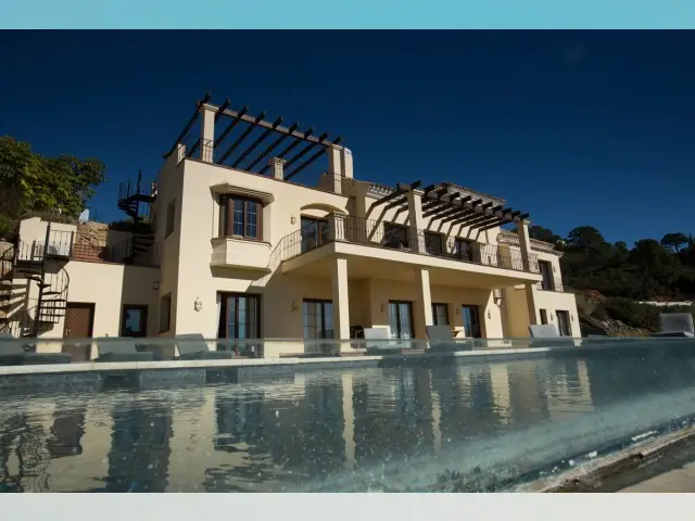 Piso de 5 Dormitorios alquiler Benahavis, España
