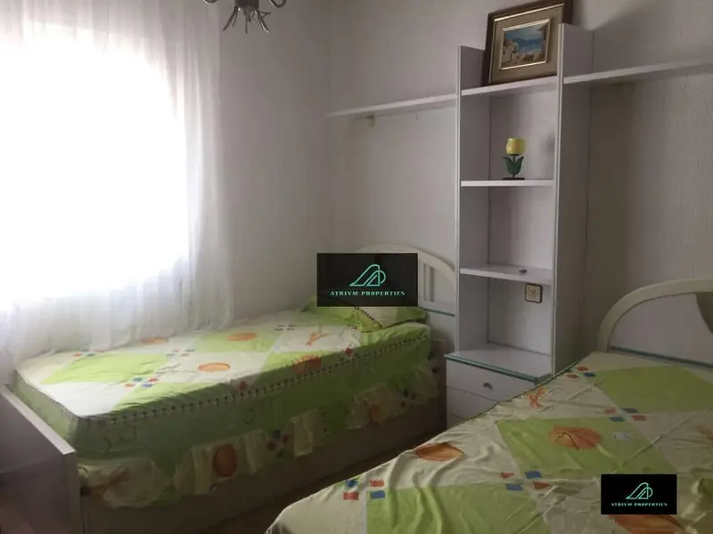 Chalet en Alquiler Torrevieja: Villa con Piscina Privada