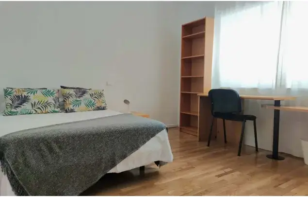 Habitaci
ón 180m
² Madrid Paseo Castellana Alquiler