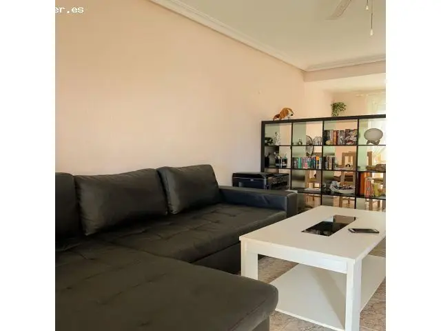 Chalet Luminoso en Orihuela Costa con 3 Piscinas