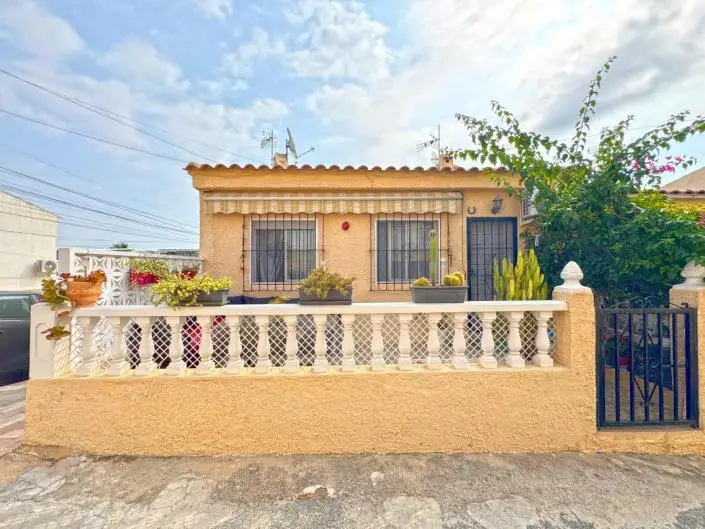1 Bed Townhouse for sale