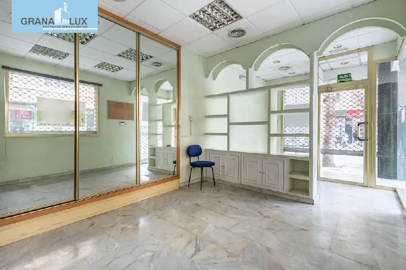 Venta Local Comercial Granada Avda Dr Oloriz 114m2