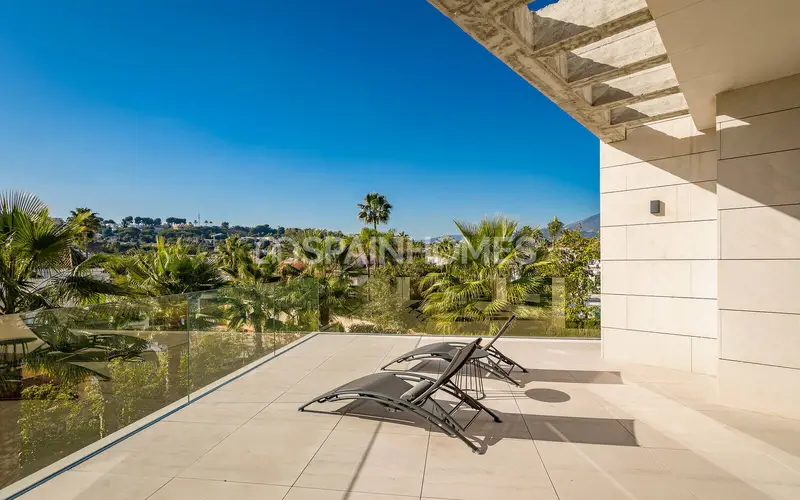 Villa de Lujo en Marbella con Ascensor Privado