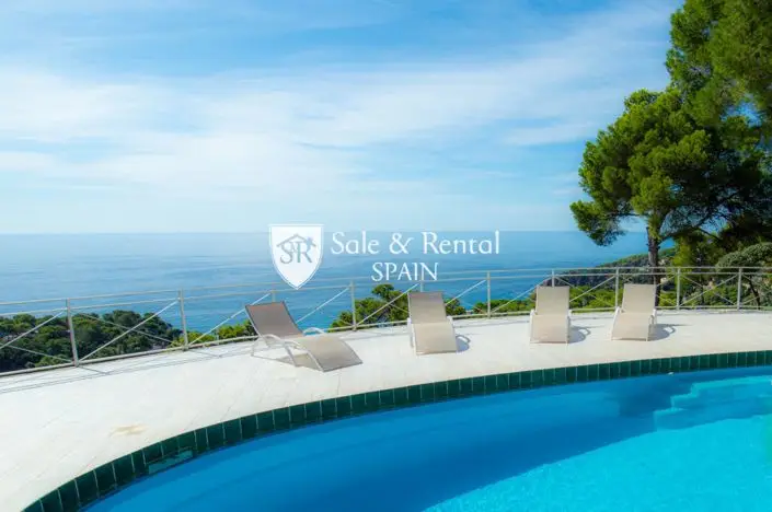 Villa de Lujo 5 Dormitorios Costa Brava Vistas al Mar
