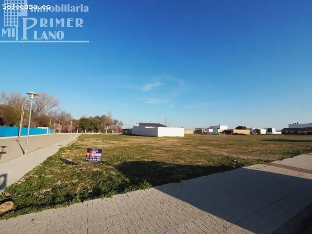 Solar 659m2 Esquina Poligono 20 Av Antonio Huertas
