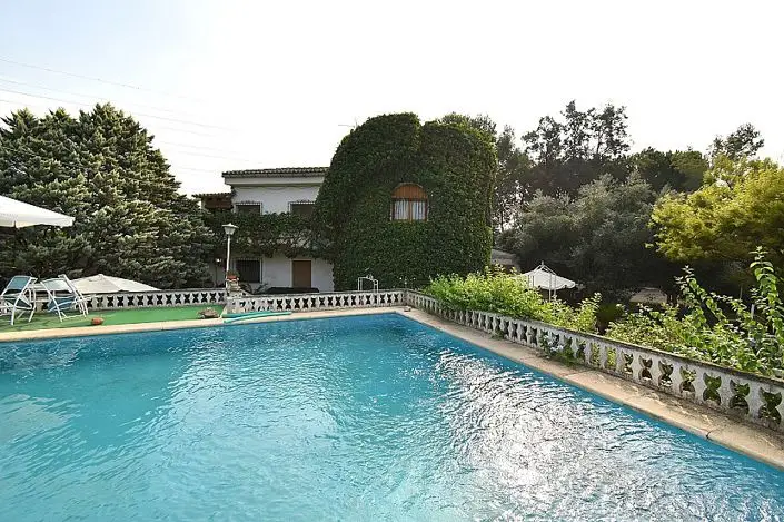 Villa de Lujo de 6 Dormitorios en Venta cerca de Rafelguaraf