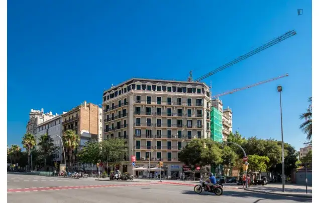 Alquiler Apartamento 4 Dormitorios Eixample Barcelona Cerca Sagrada Familia